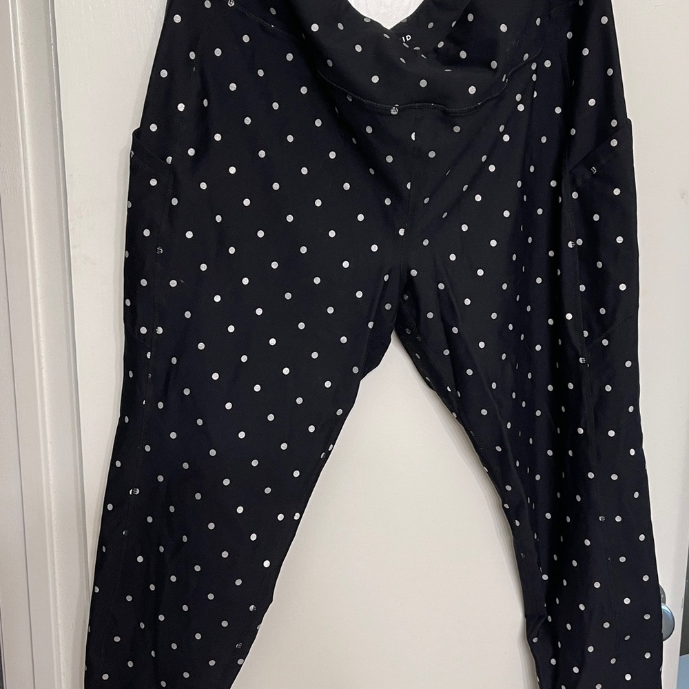 Torrid Performance Core Polka Dot Active Leggings with Side Pockets SIZE 4